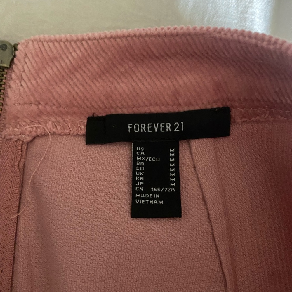 Pink skirt - Picture 3 of 3